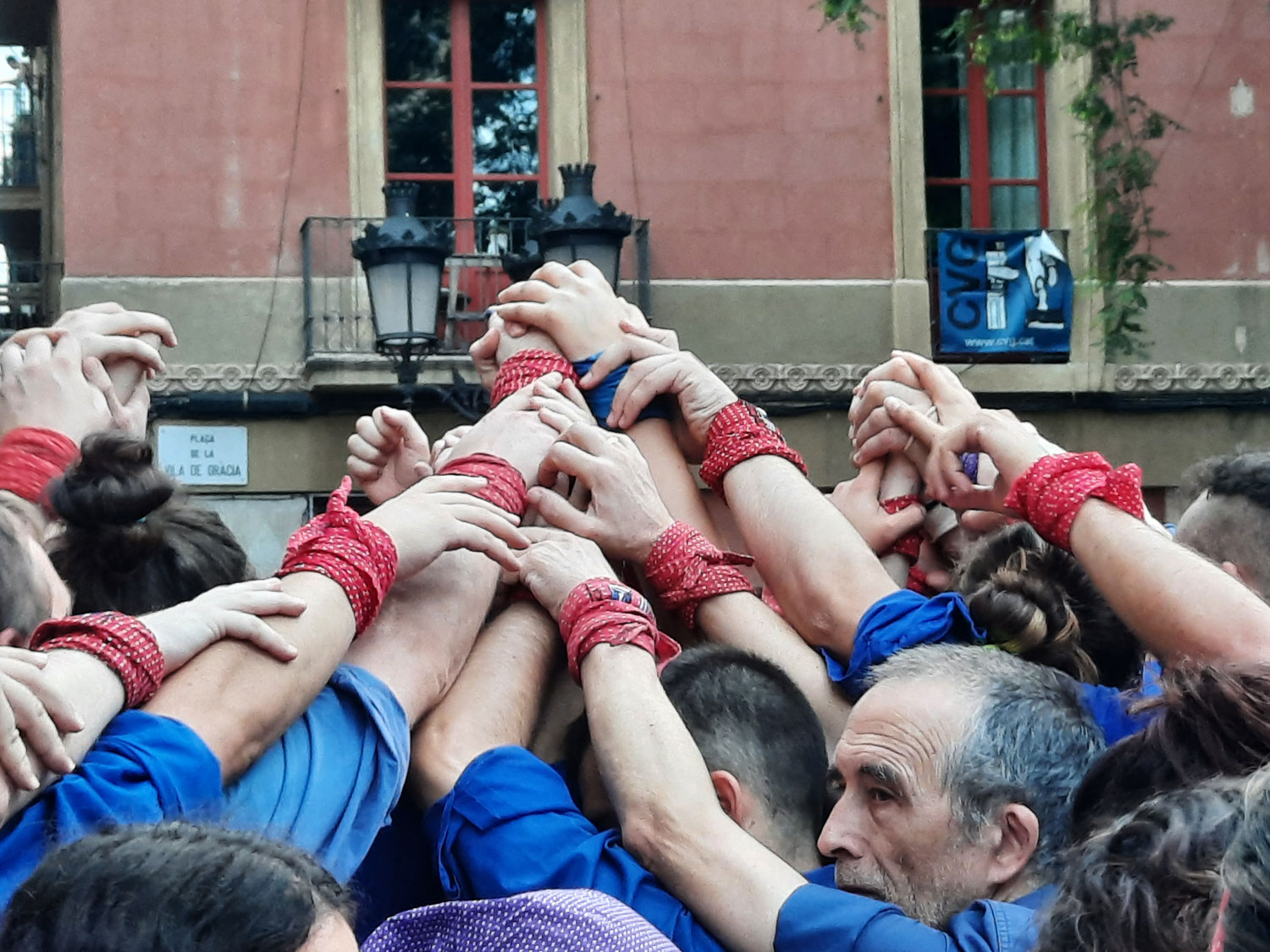 Revue-Turbulences-Mathieu-Cipriani-GeographieAnarchisteEtTheatre-carousel