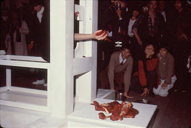 Michel Journiac, Piège pour une exécution capitale, ARC, Paris, 1979, archives Michel Journiac, courtesy Galerie Christophe Gaillard © ADAGP Michel Journiac