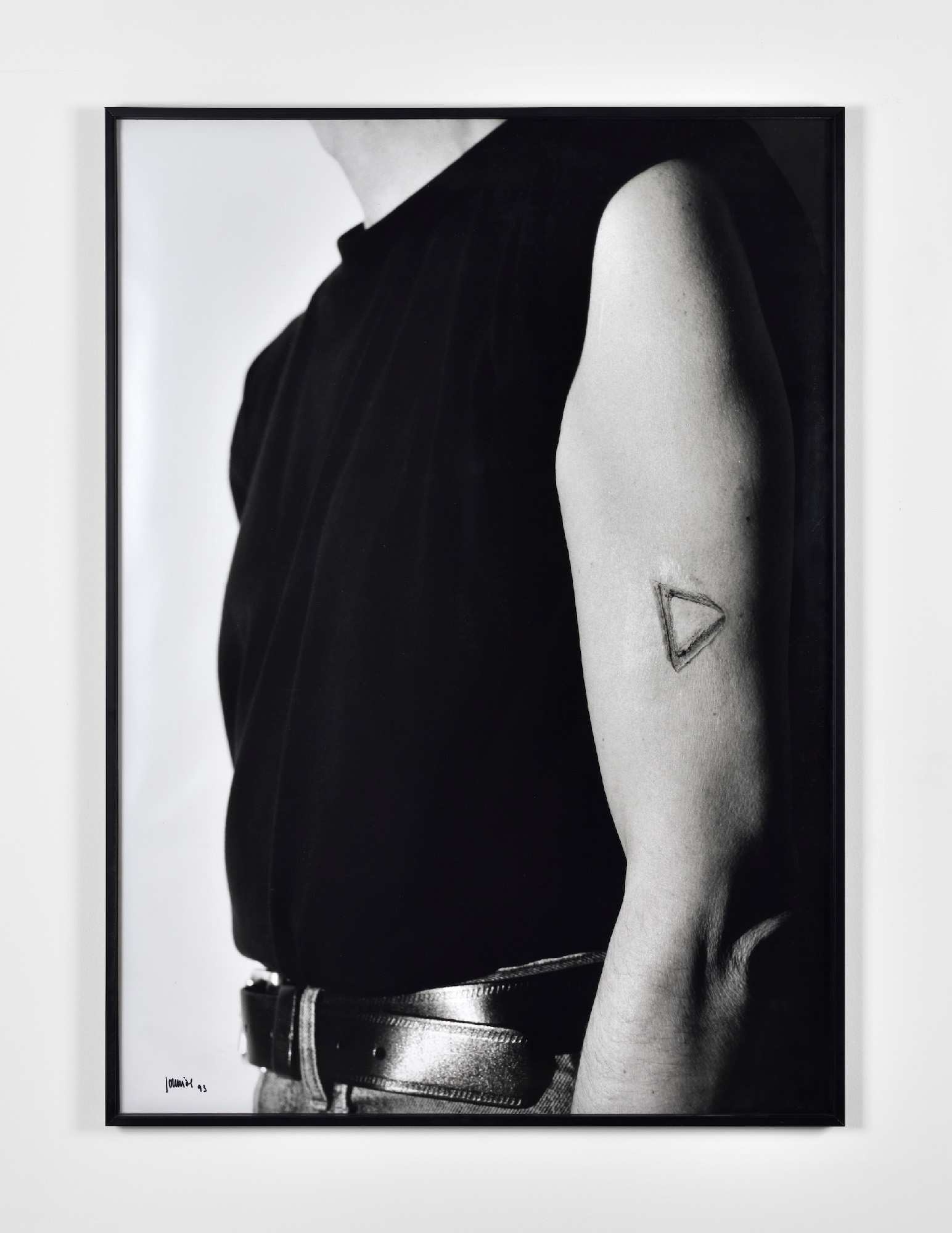 Michel Journiac, Icône de marquage (ou Marquage au présent), 1993. Vintage silver print on paper, 106.3 × 76.7 cm. Courtesy of Galerie Christophe Gaillard. Photograph by Rebecca Fanuele. Collection MUCEM © ADAGP Michel Journiac